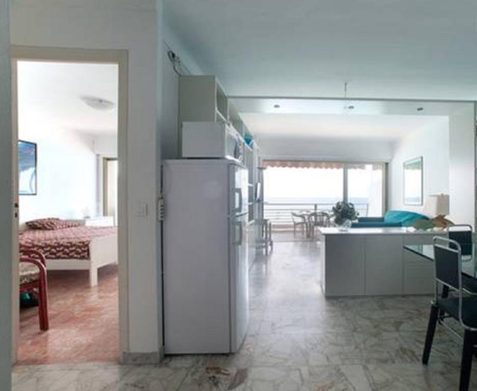 Flat Rossi Apartment Menton Room photo